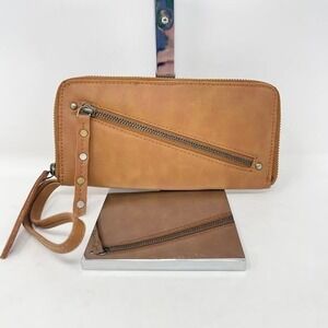 Free People‎ Distressed Vegan Wallet Cognac Brown Faux Leather Full Zip Wristlet